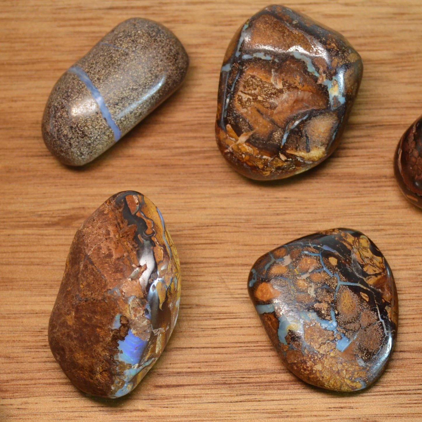 Boulder Opal Trommelstein
