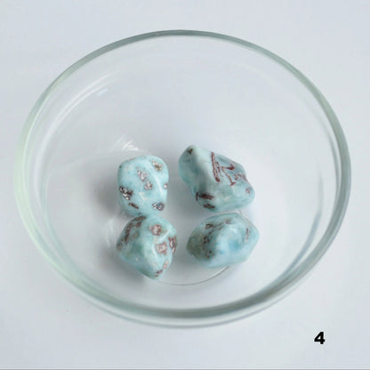 Larimar Trommelstein, verschiedene Größen