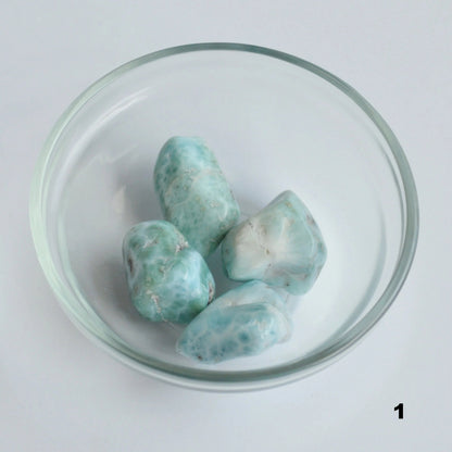 Larimar Trommelstein, verschiedene Größen