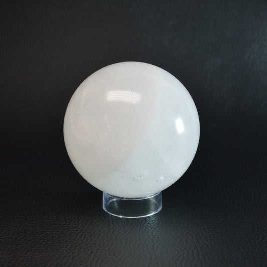 Milchquarz Kugel 71mm
