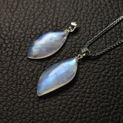 Regenbogenmondstein (weißer Labradorit) Anhänger