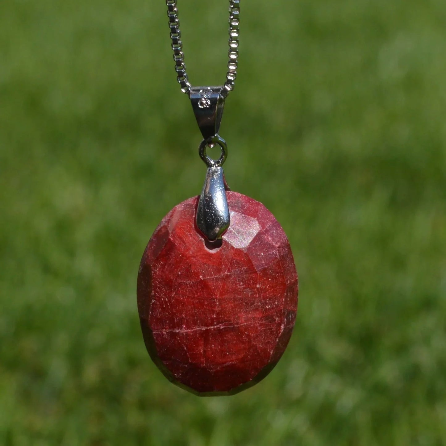 Rubin Anhänger (facettiert)