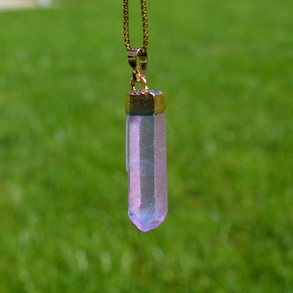 Lila Aura Bergkristall Anhänger