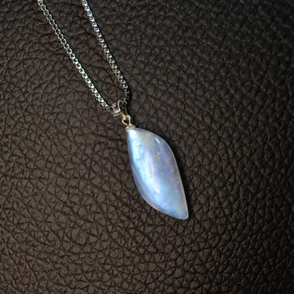 Regenbogenmondstein (weißer Labradorit) Anhänger