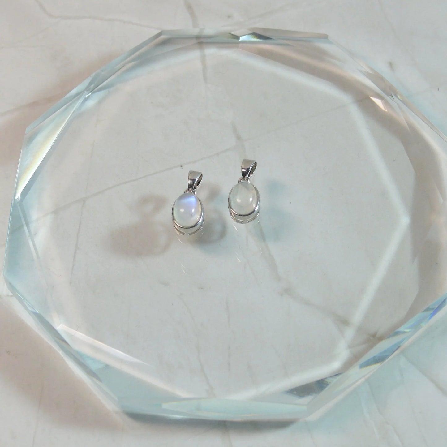 Regenbogenmondstein (weißer Labradorit) Anhänger