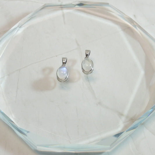 Regenbogenmondstein (weißer Labradorit) Anhänger