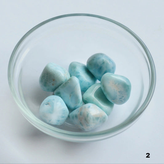 Larimar Trommelstein, verschiedene Größen