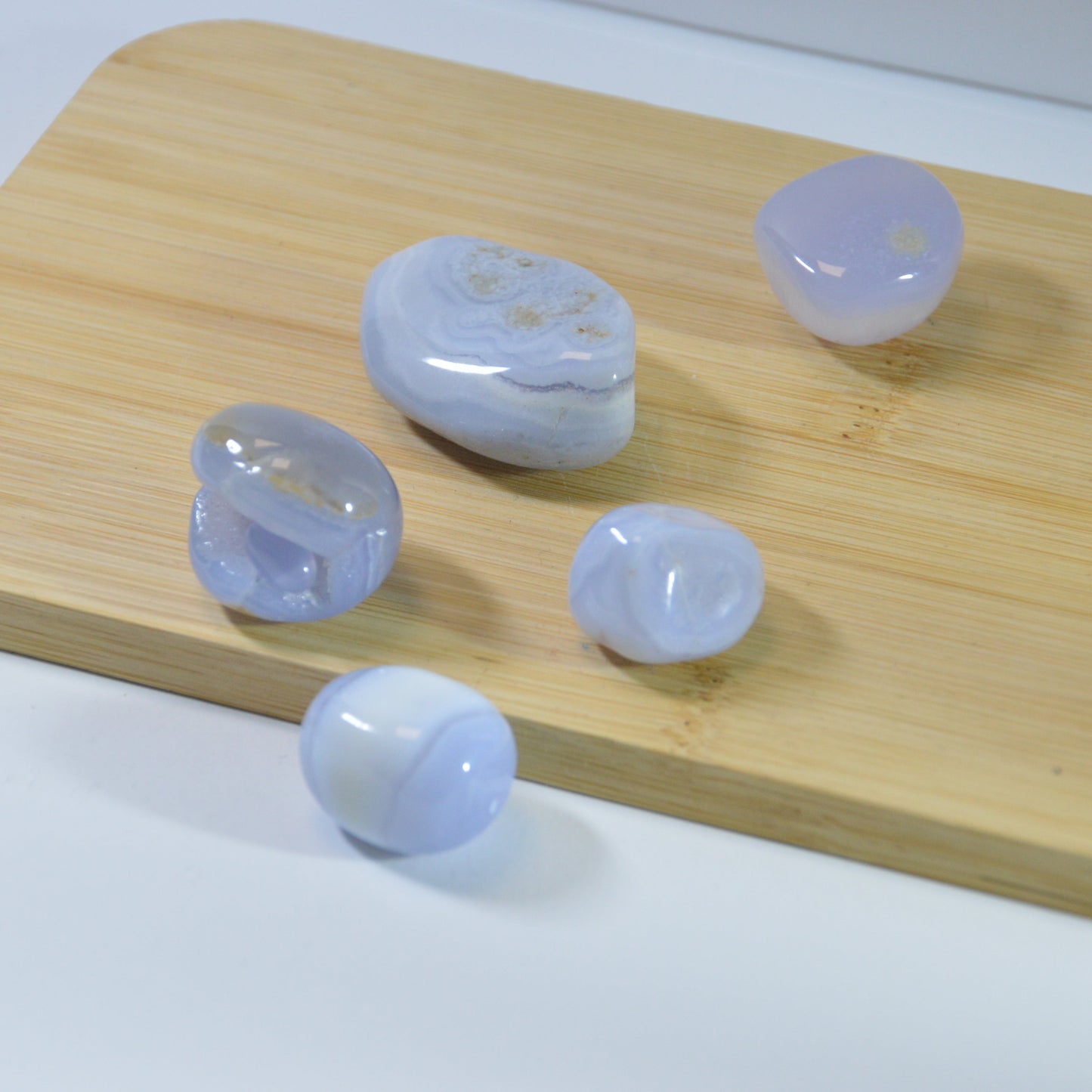 Blauer Chalcedon Trommelstein