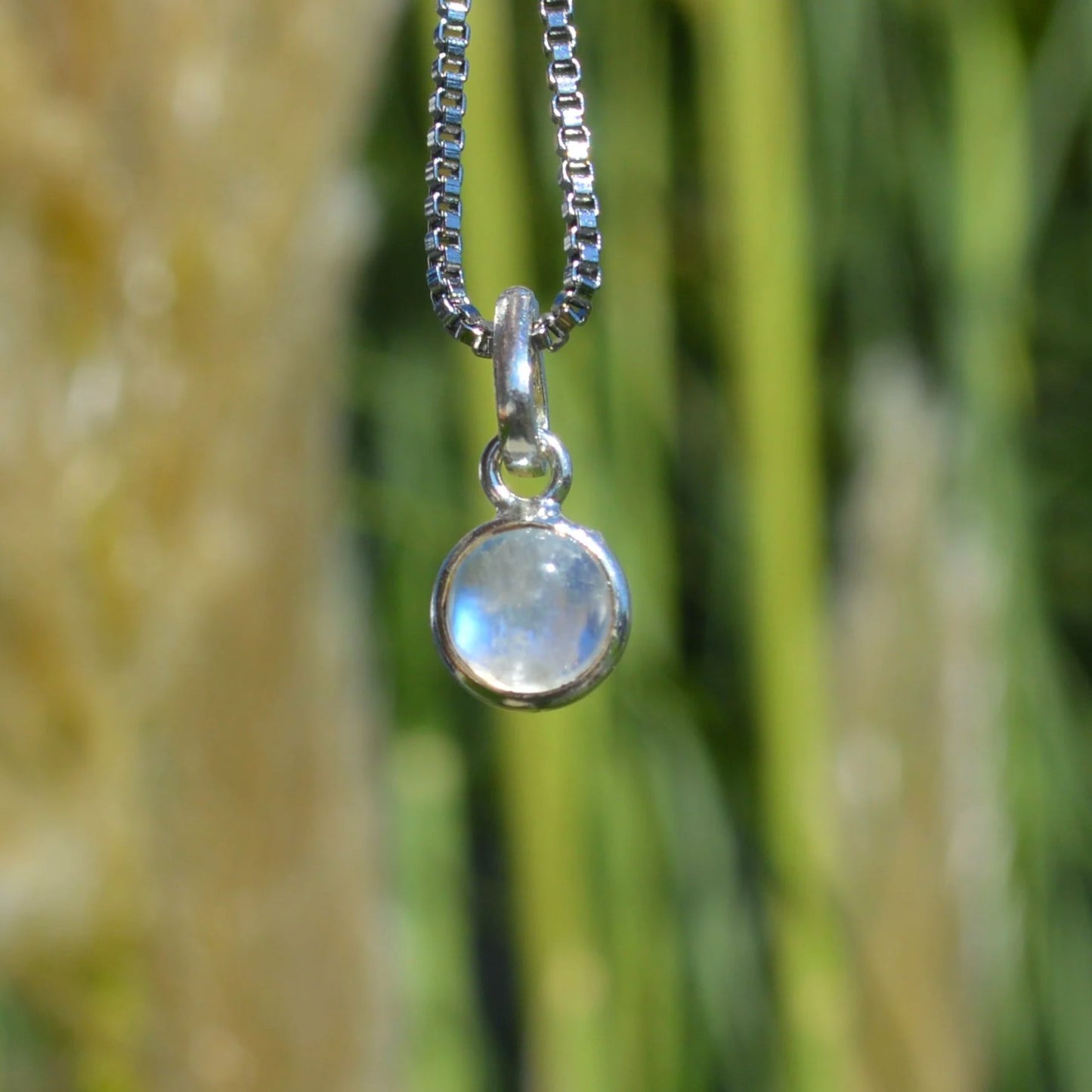 Regenbogenmondstein (weißer Labradorit) Anhänger