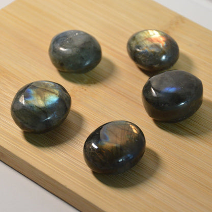 Labradorit Trommelstein