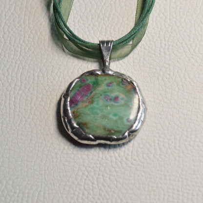 Rubin-Fuchsit-Kyanit Anhänger mit Kette
