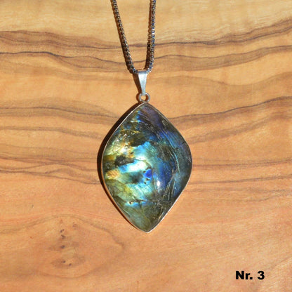 Labradorit Anhänger - wähle deinen Favoriten