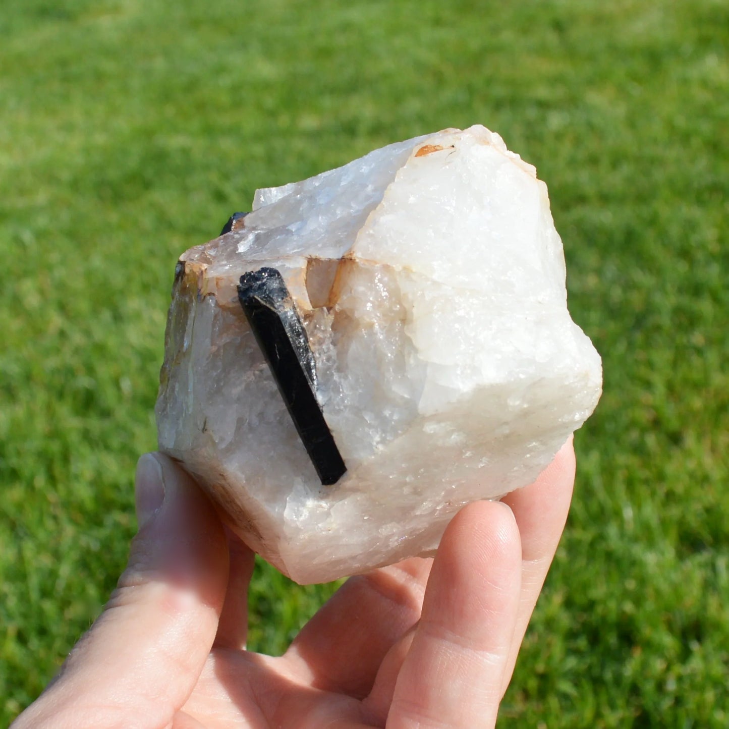 Schörl-Turmalin im Quarz Stufe