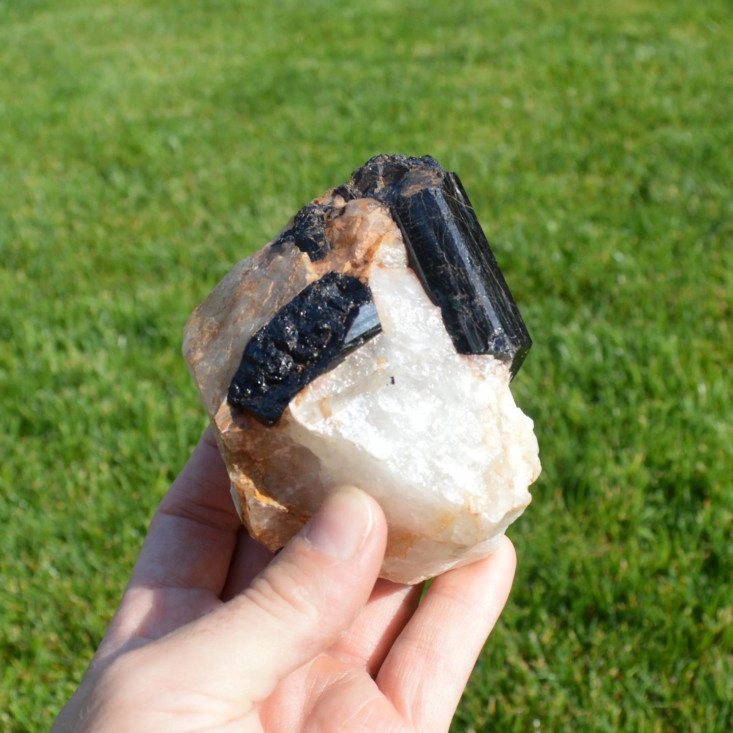 Schörl-Turmalin im Quarz Stufe