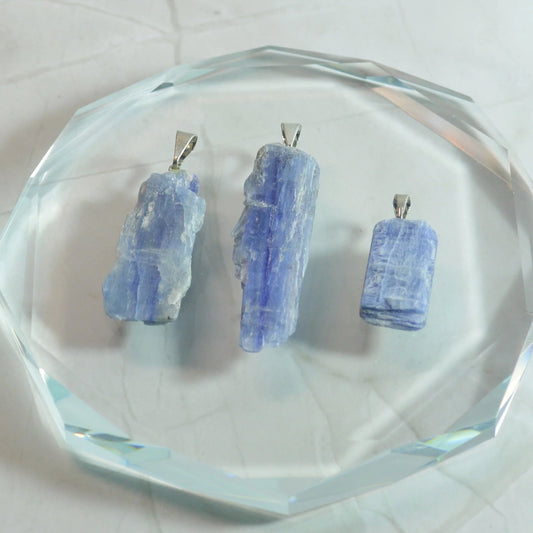 Kyanit Anhänger, verschiedene Größen