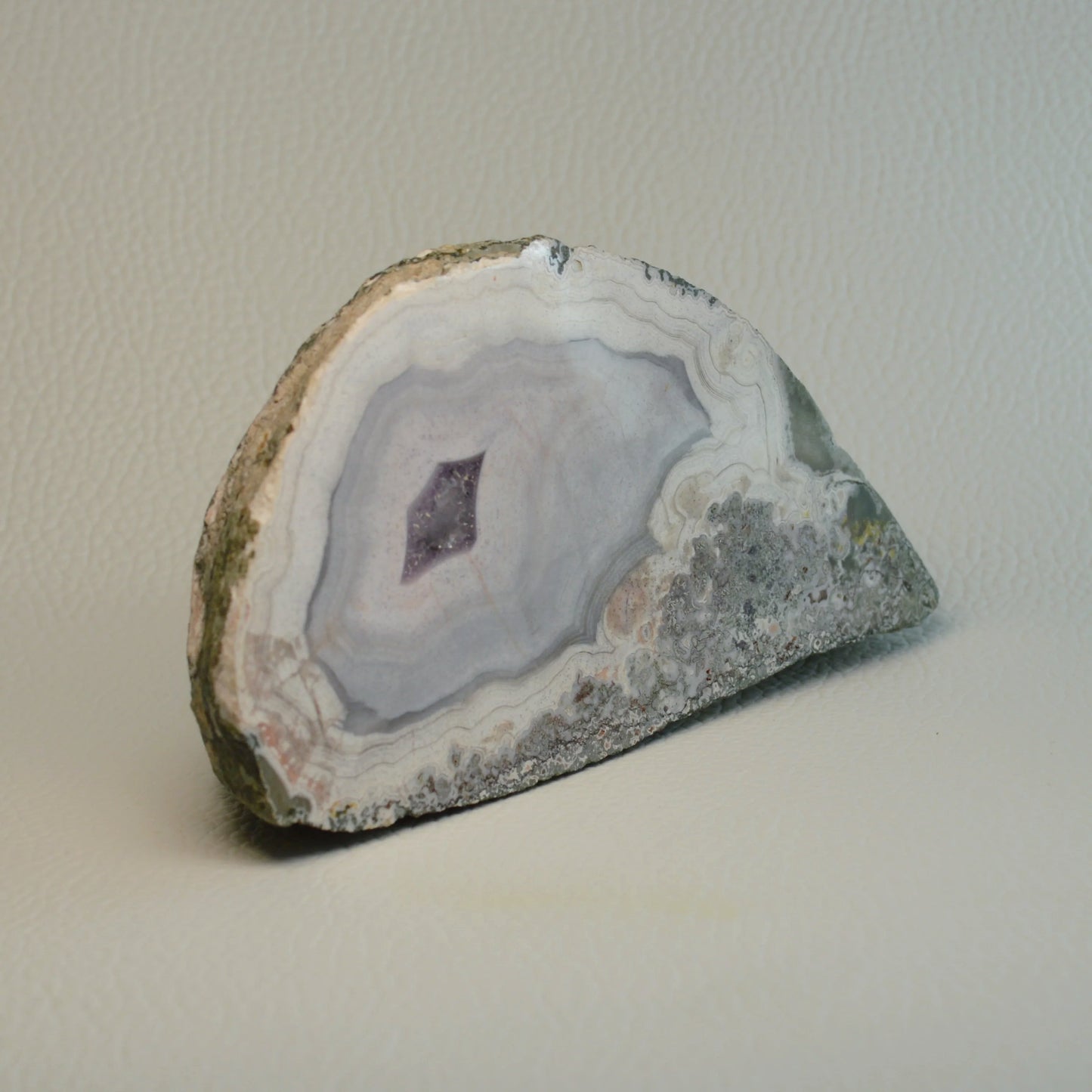 Achat Geode mit Amethyst