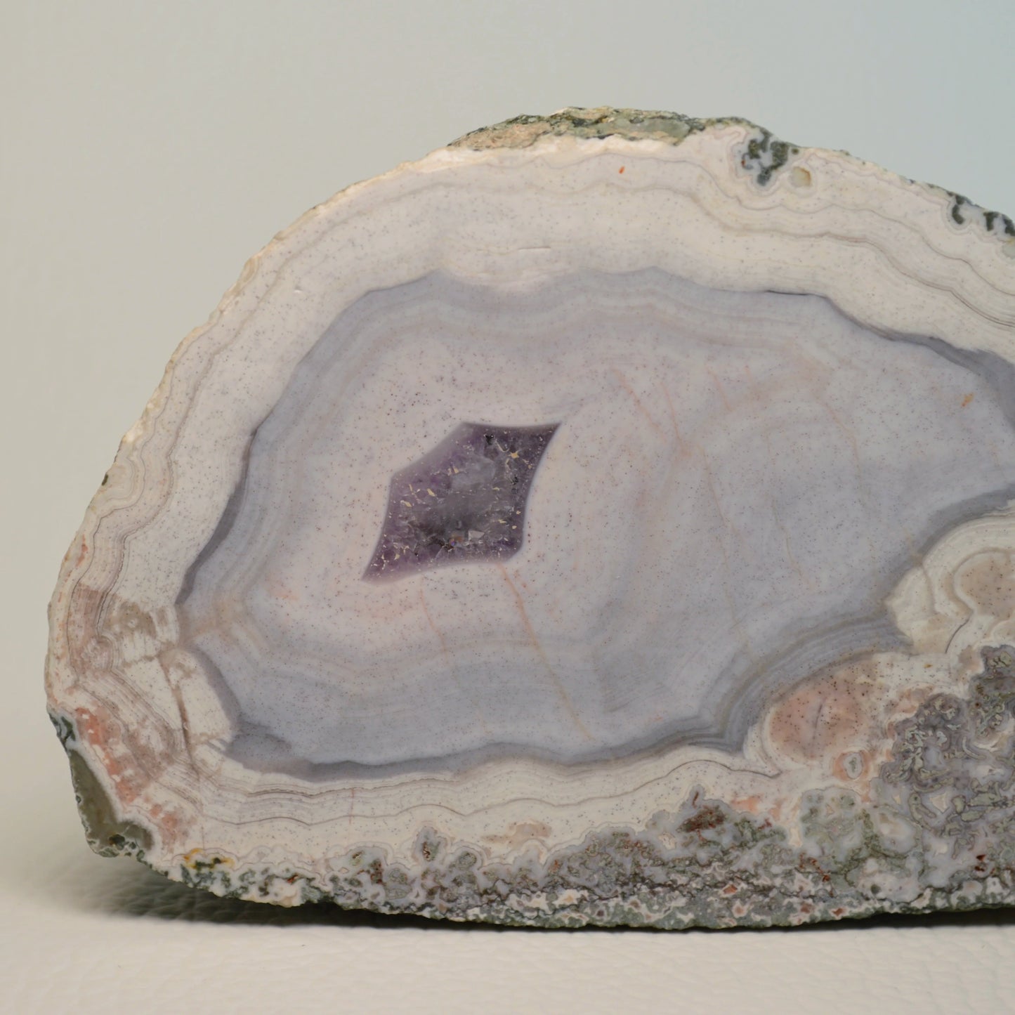 Achat Geode mit Amethyst