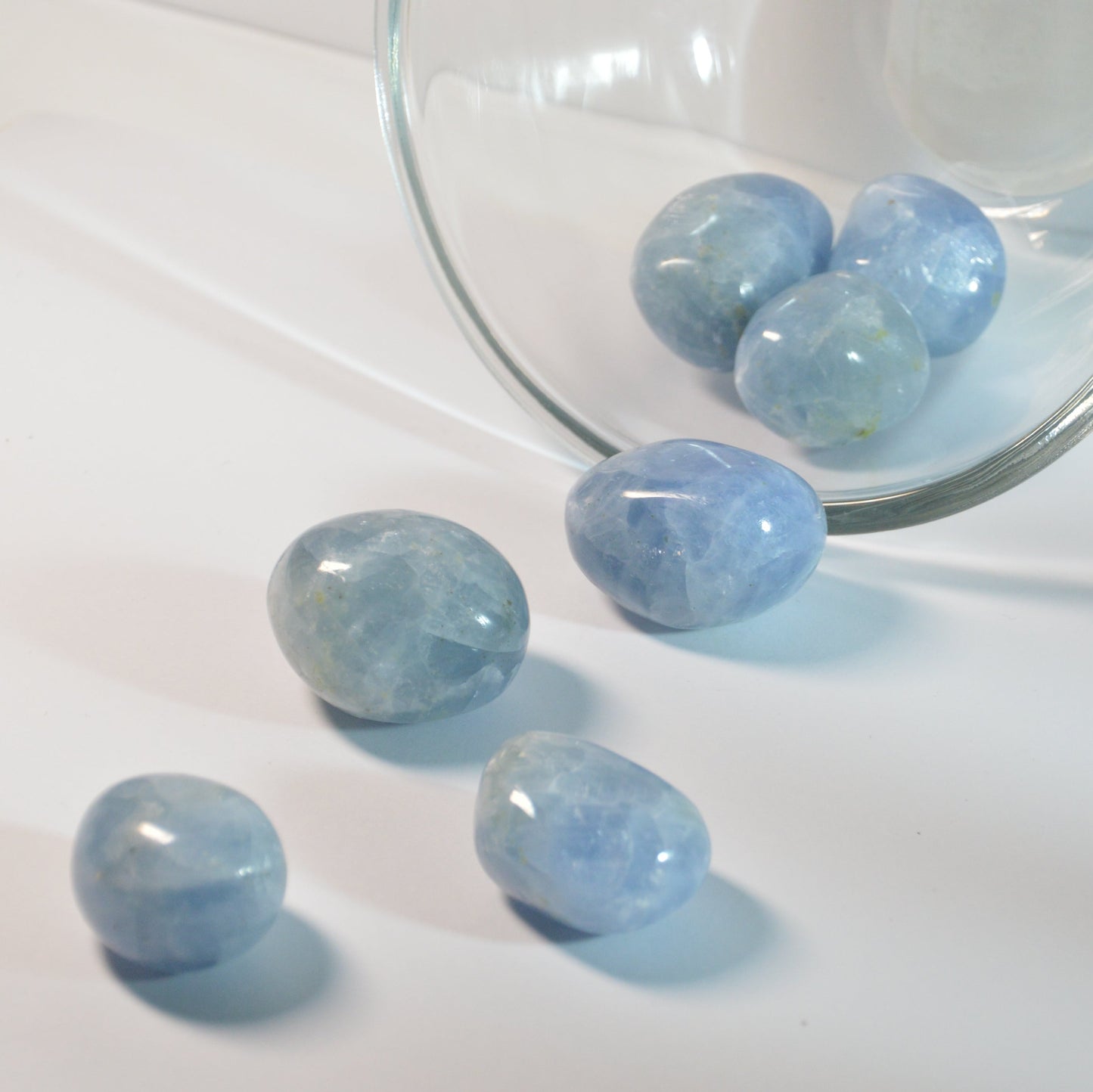 Blauer Calcit Trommelstein