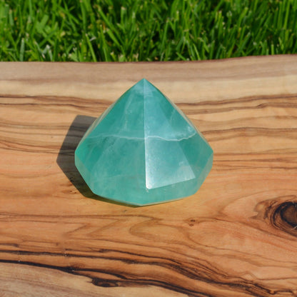 Grüner Fluorit (Diamantform)