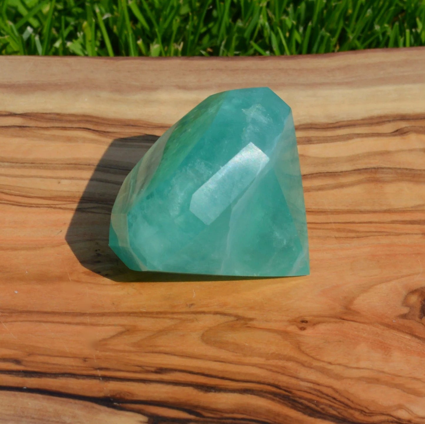 Grüner Fluorit (Diamantform)