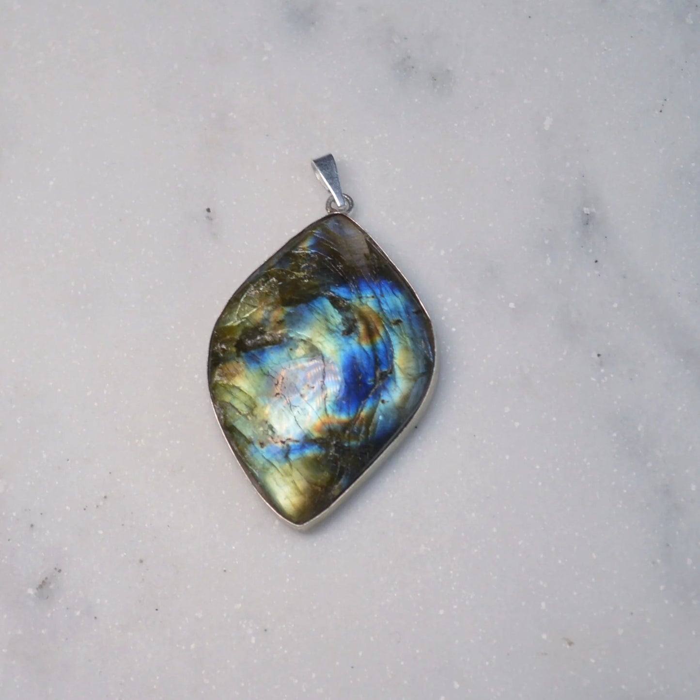 Labradorit Anhänger - wähle deinen Favoriten