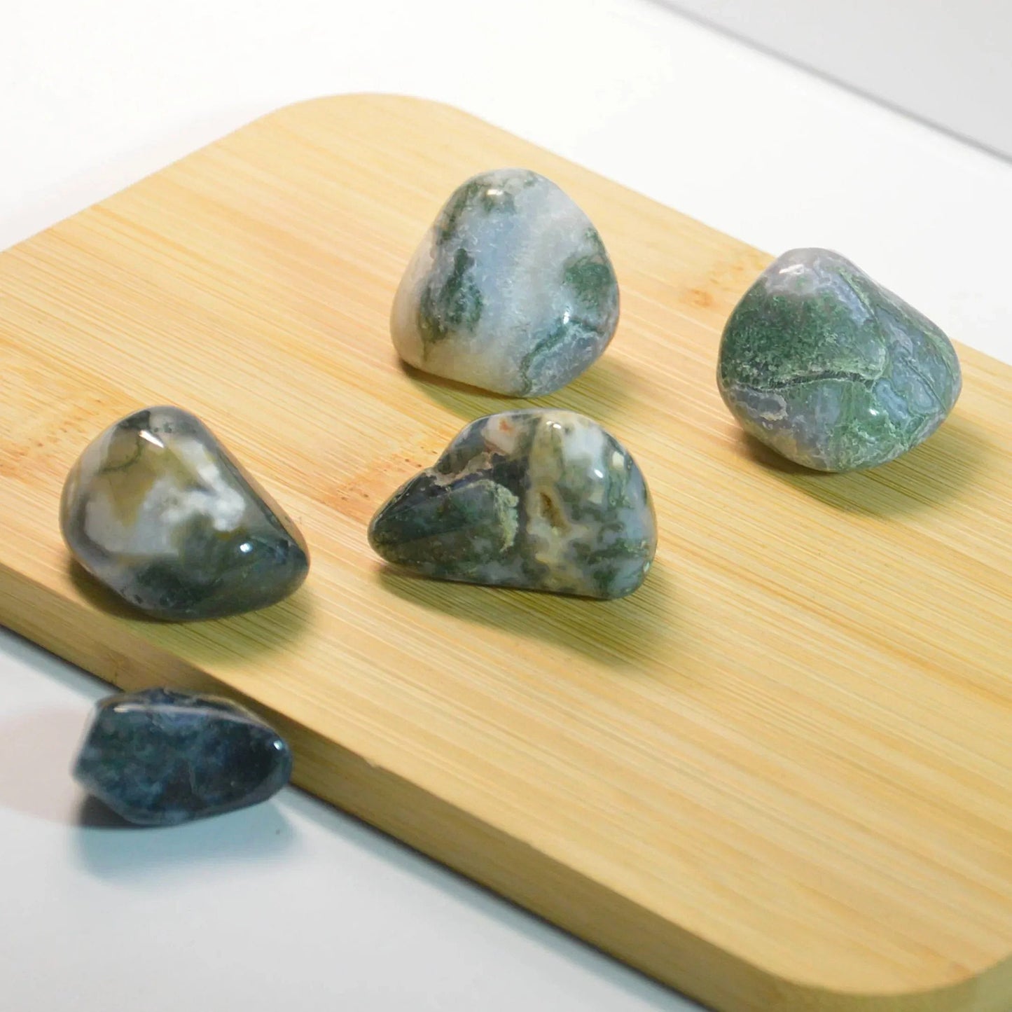 Moosachat Trommelstein