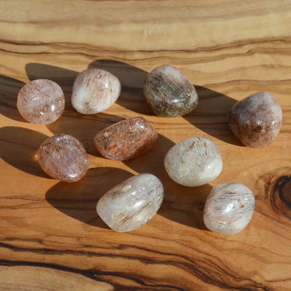 Roter Rutilquarz Trommelstein