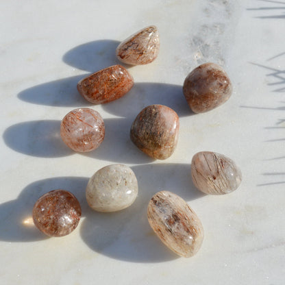 Roter Rutilquarz Trommelstein