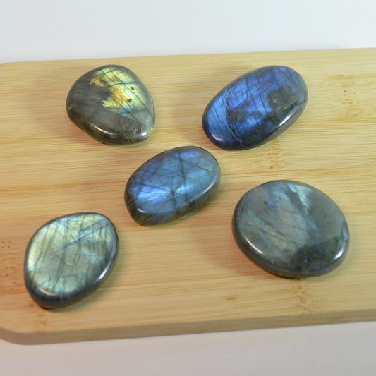 Labradorit Handstein, Flach