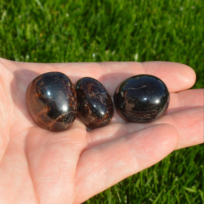 Almandin-Granat Trommelstein