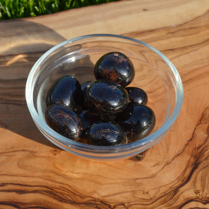 Almandin-Granat Trommelstein