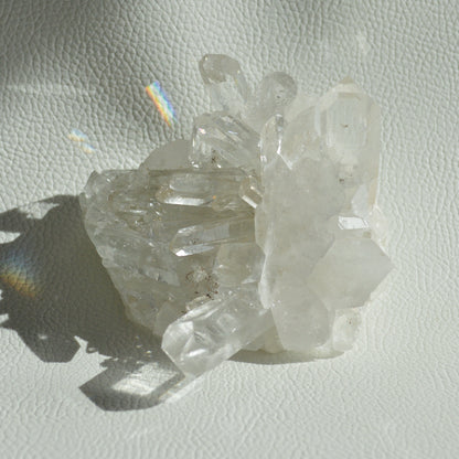 Bergkristall Stufe mit Regenbögen