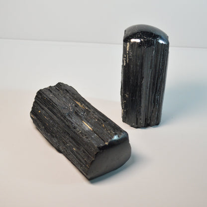 Schörl-Turmalin mit polierter Spitze (Groß)
