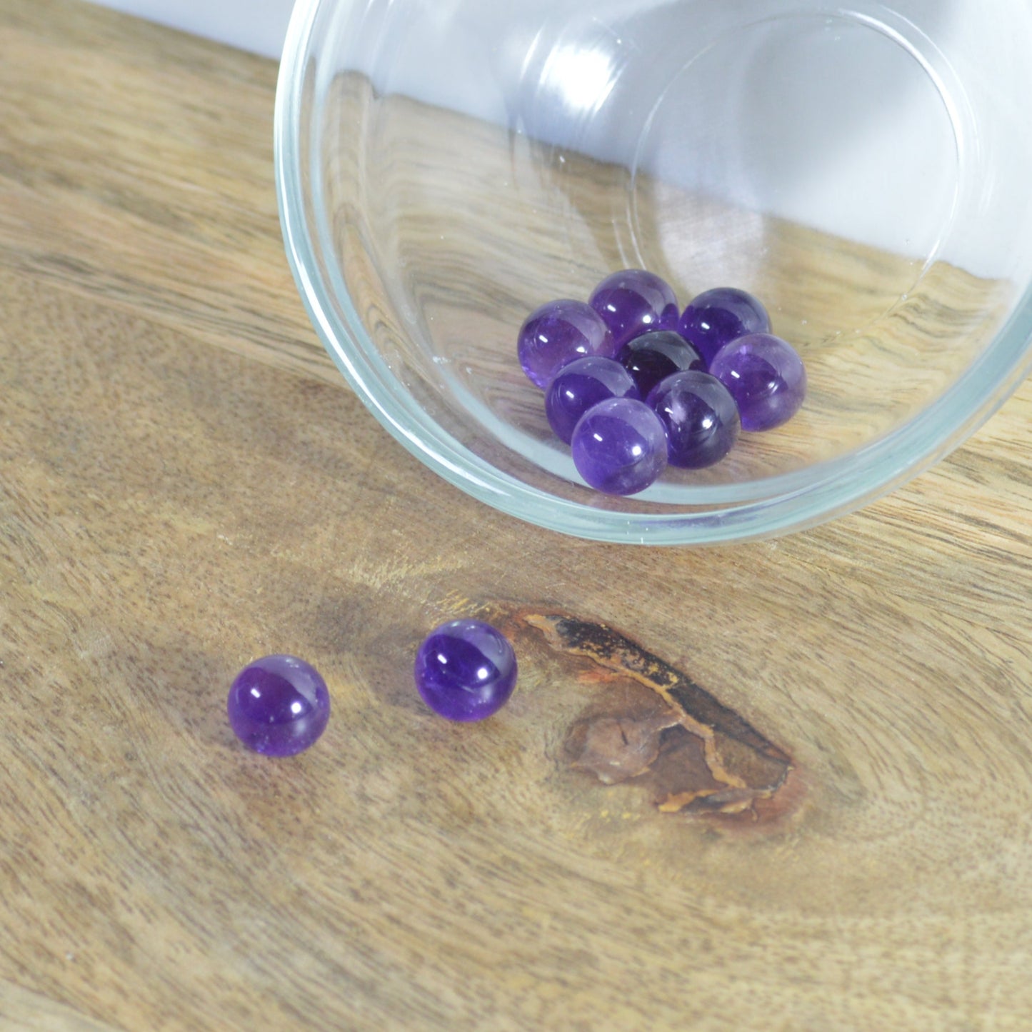 Amethyst Kugel mit Kronen Kugelhalter (Super-Mini)