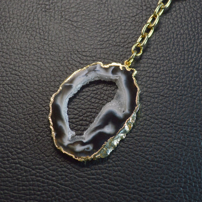 Goldener Achat Geode Schlüsselanhänger, auch Nussgeode genannt – handverlesenes Unikat für Taschen oder Schlüssel.