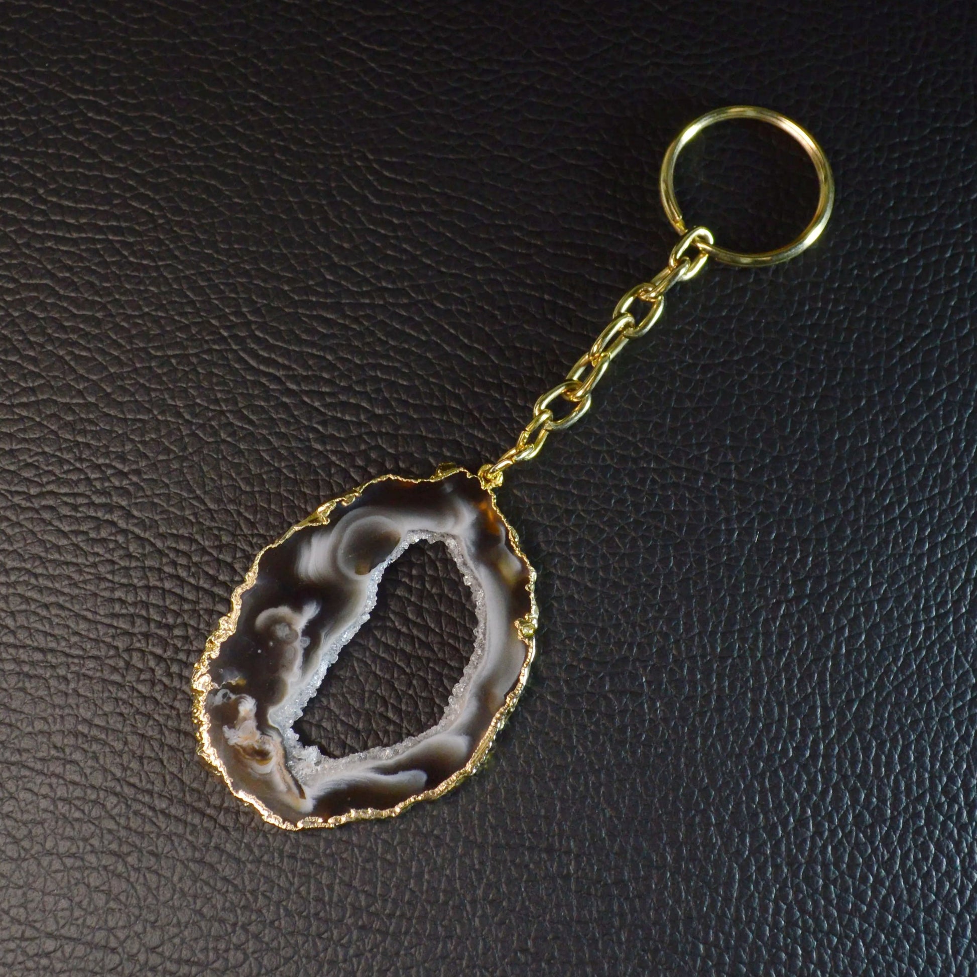 Achat Geode Glücksgeode Schlüsselanhänger in Gold – natürliches Unikat.