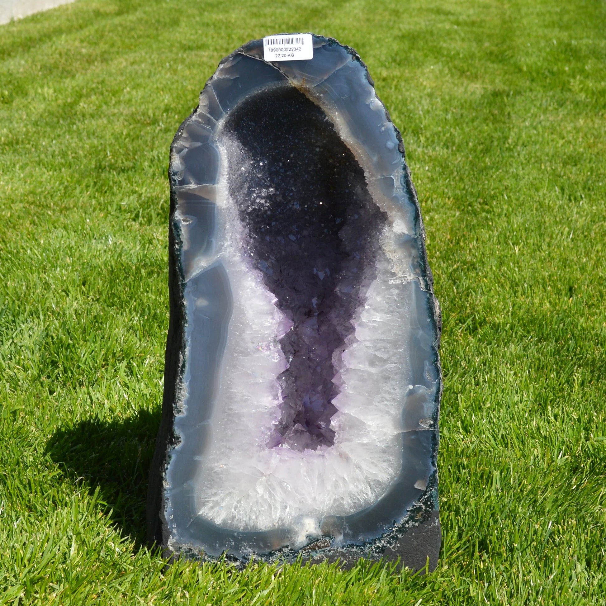 Seitlicheansicht der Amethyst Druse mit Achat-Rand von Natural Crystals – intensives Lila, Naturstein-Unikat.