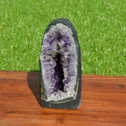 Amethyst Druse aus Brasilien als einzigartiges Naturstein-Unikat.