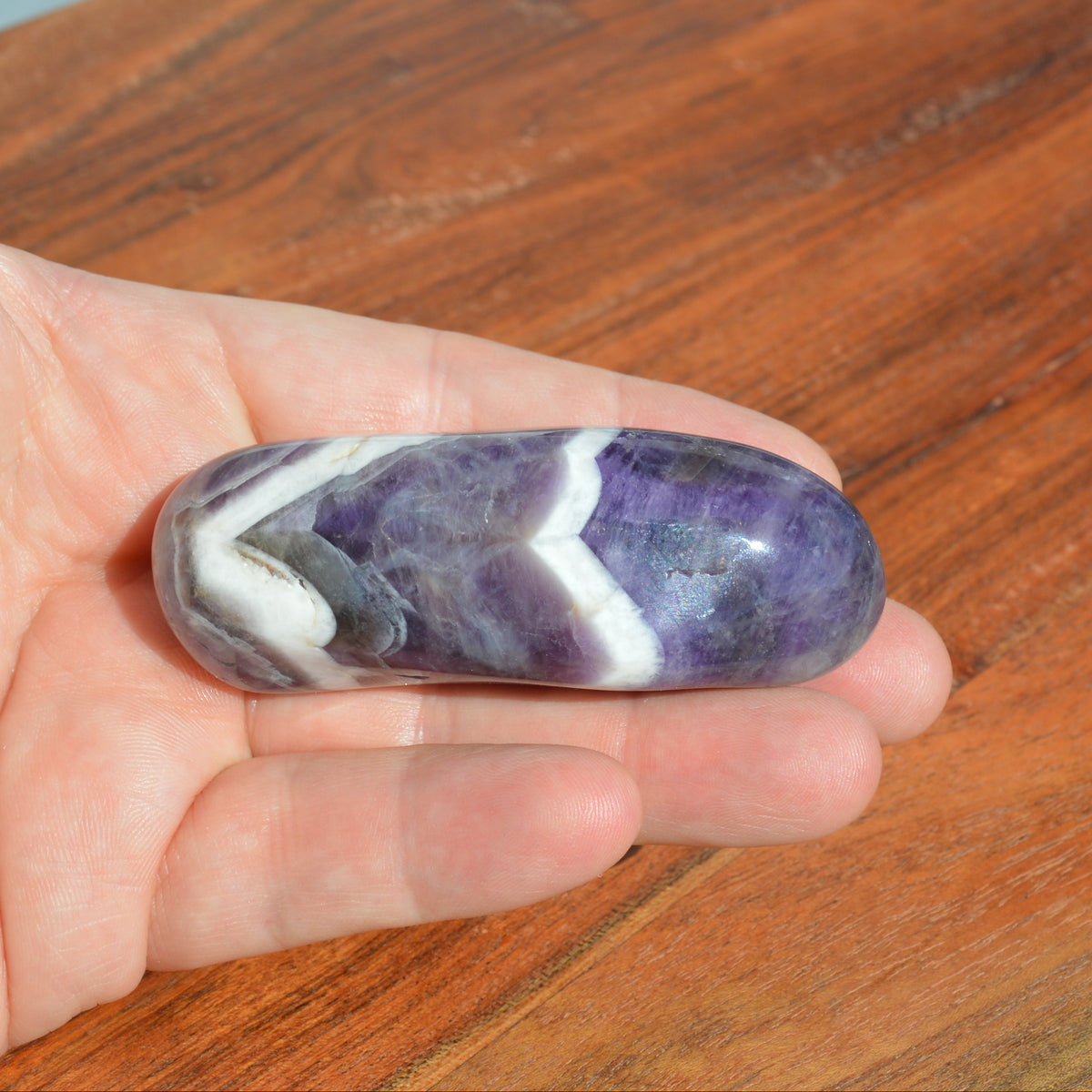 Chevron-Amethyst Handstein