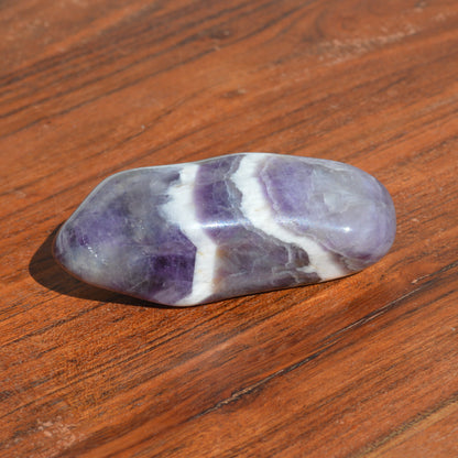 Chevron-Amethyst Handstein