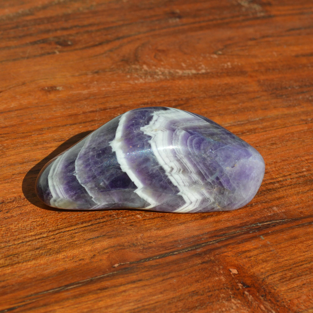 Chevron-Amethyst Handstein