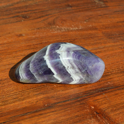 Chevron-Amethyst Handstein