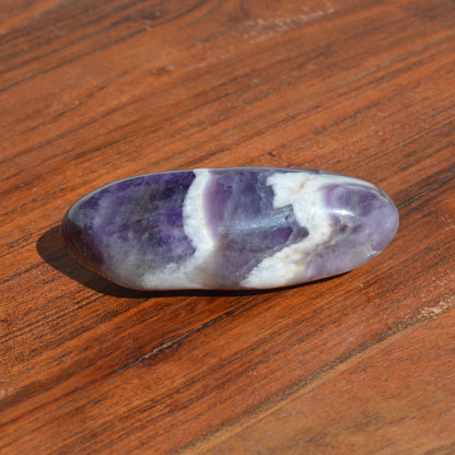 Chevron-Amethyst Handstein