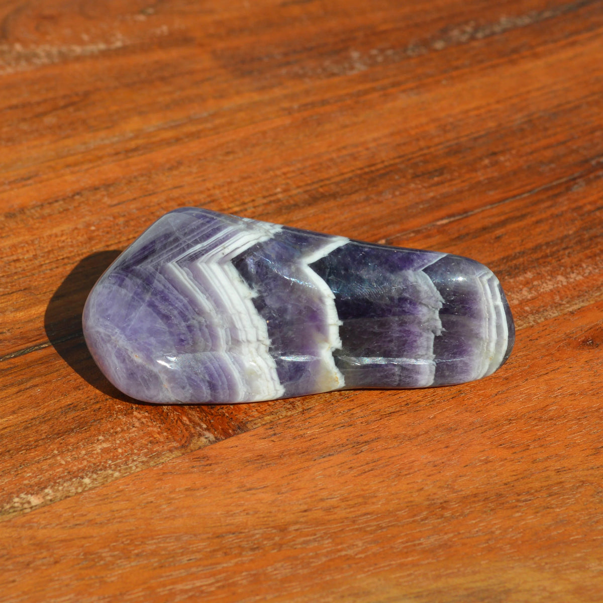 Chevron-Amethyst Handstein