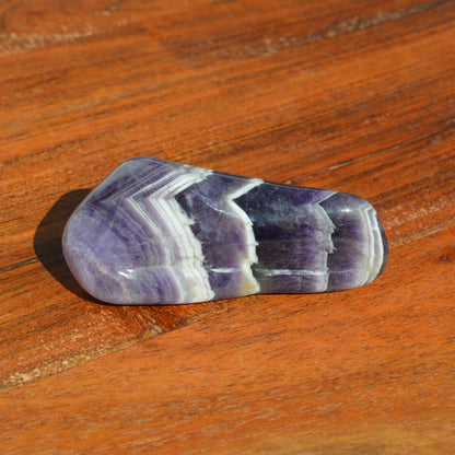 Chevron-Amethyst Handstein
