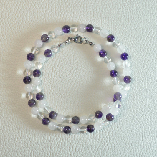 Elegante Amethyst Rosenquarz Bergkristall Kette mit 6mm Kristallperlen – perfekt als Geschenk oder für den Alltag.