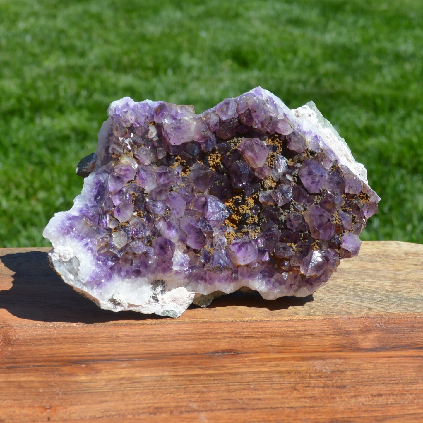 Amethyst Drusenstück mit Hämatit
