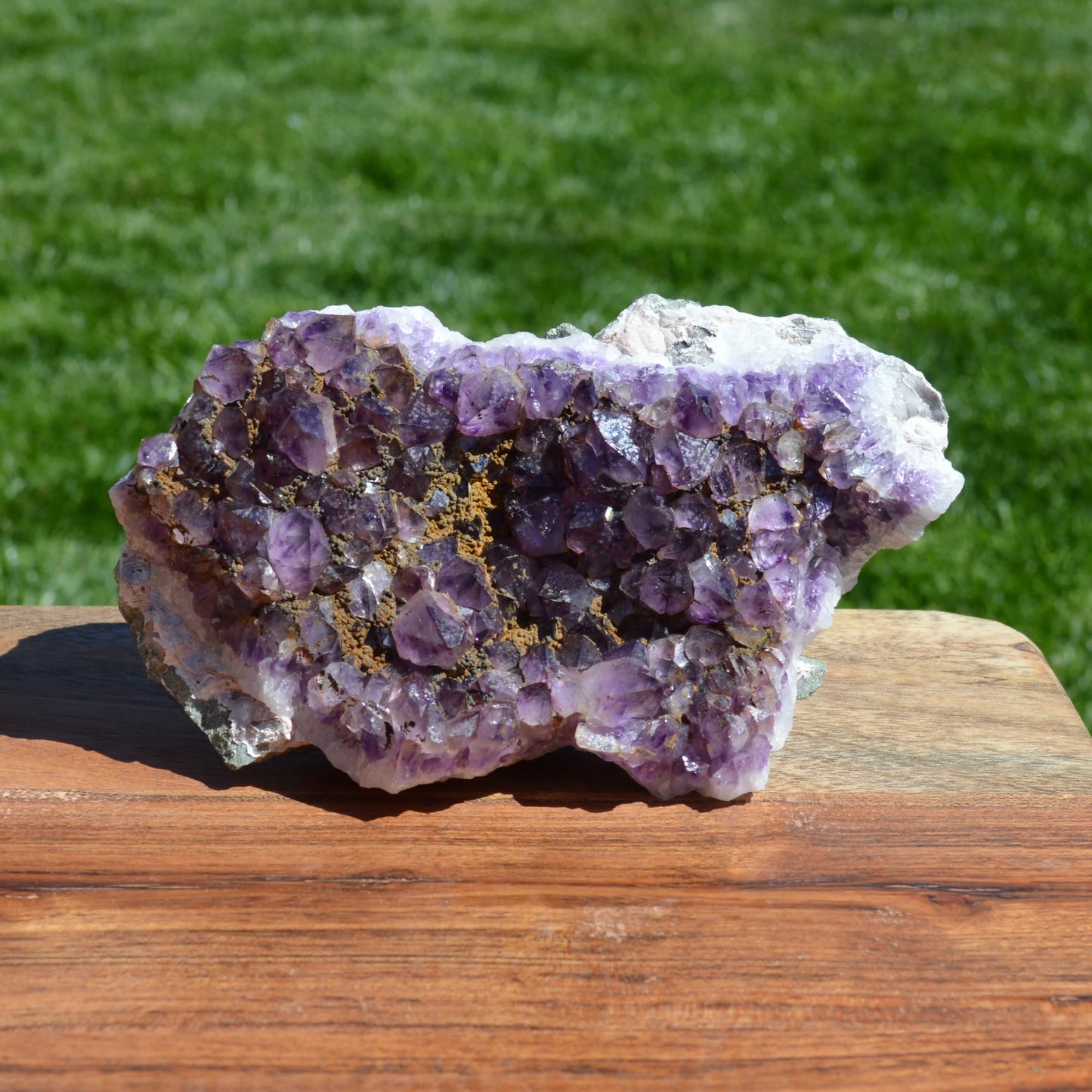 Amethyst Drusenstück mit Hämatit