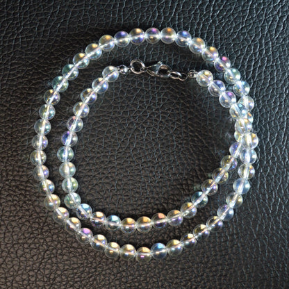 Elegante Angel Aura Bergkristall Kette mit transparenten 6mm Kristallperlen – perfekt als Geschenk oder für den Alltag.