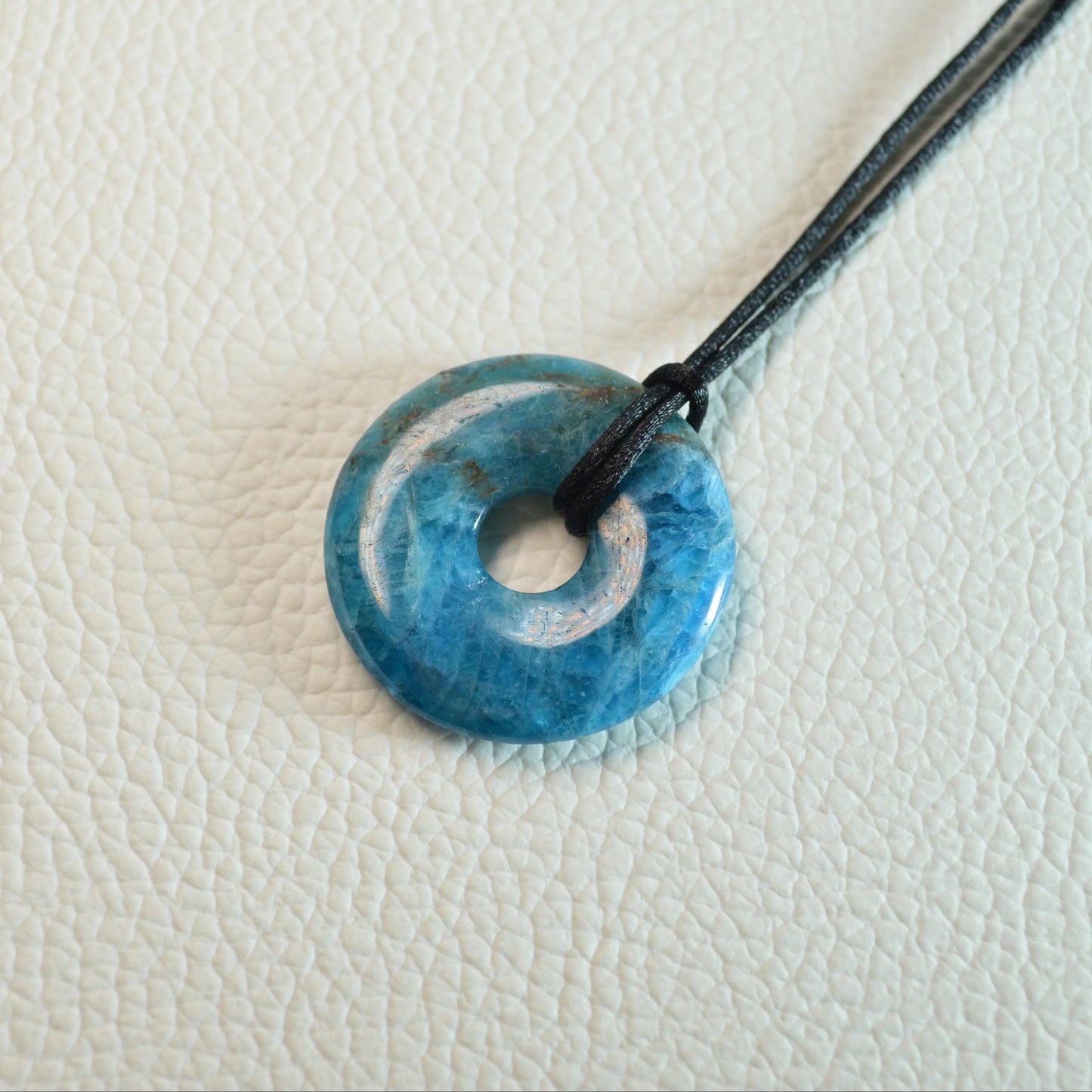 Blauer Apatit Donut - 30mm